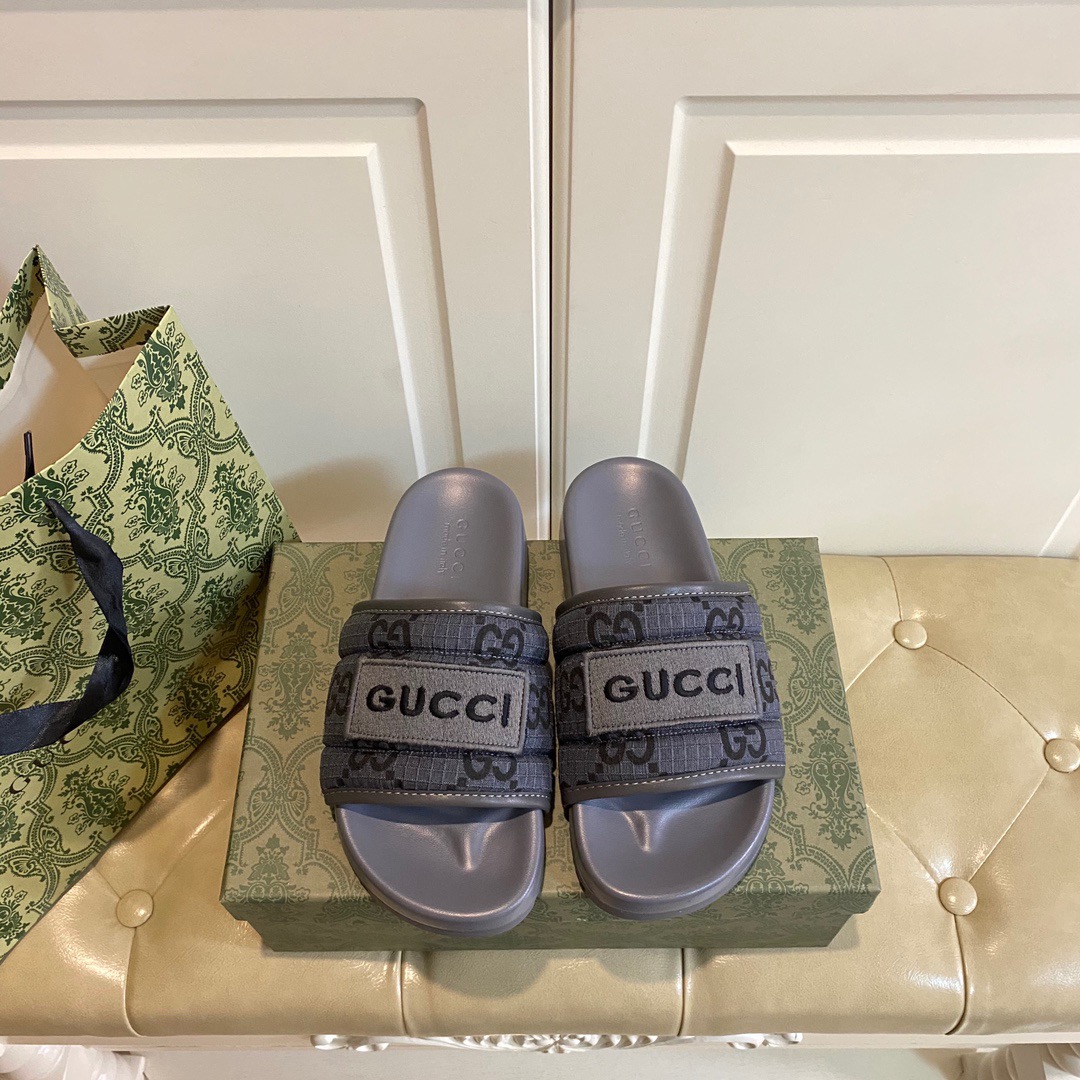 GUCCI  slipper