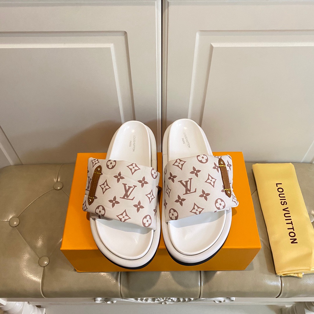 LV slipper