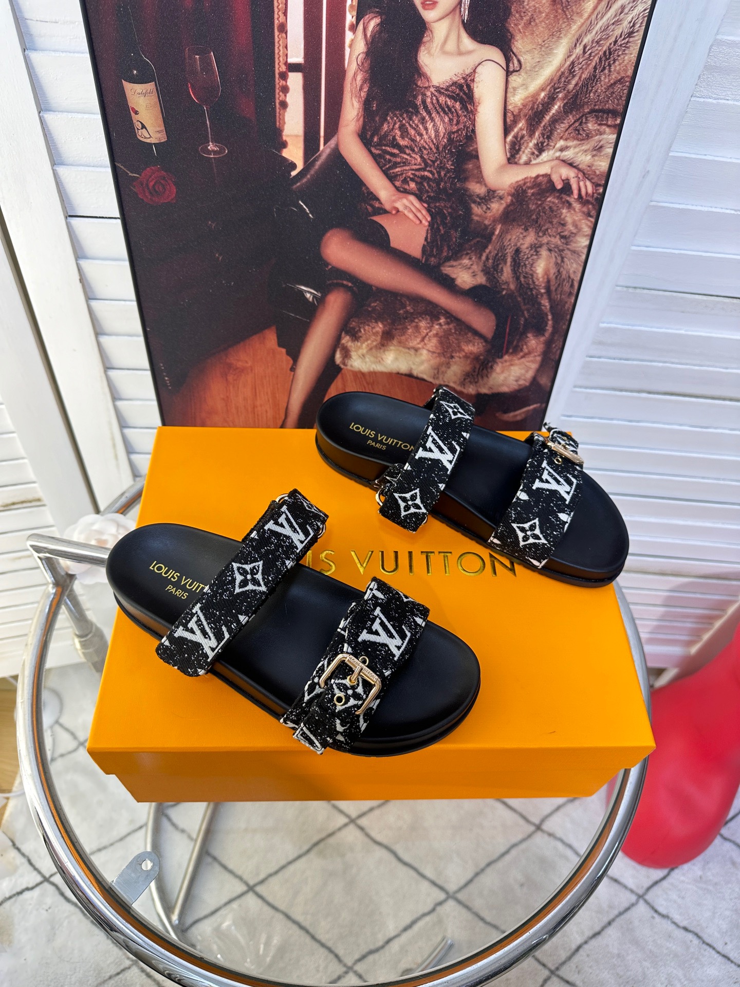 LV  on fw  slipper