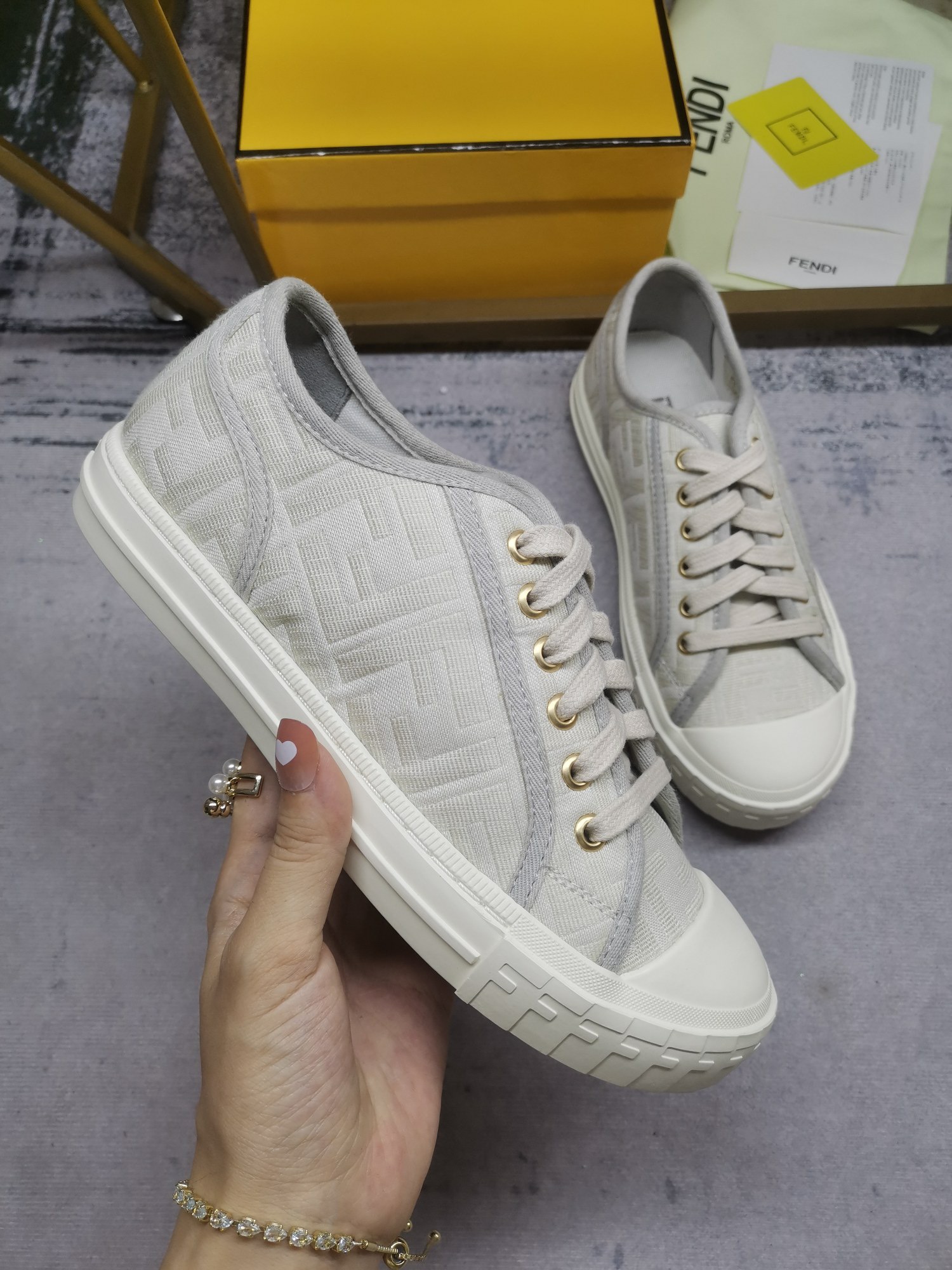 Fendi Domino Presbyopic canvas leisure shoes