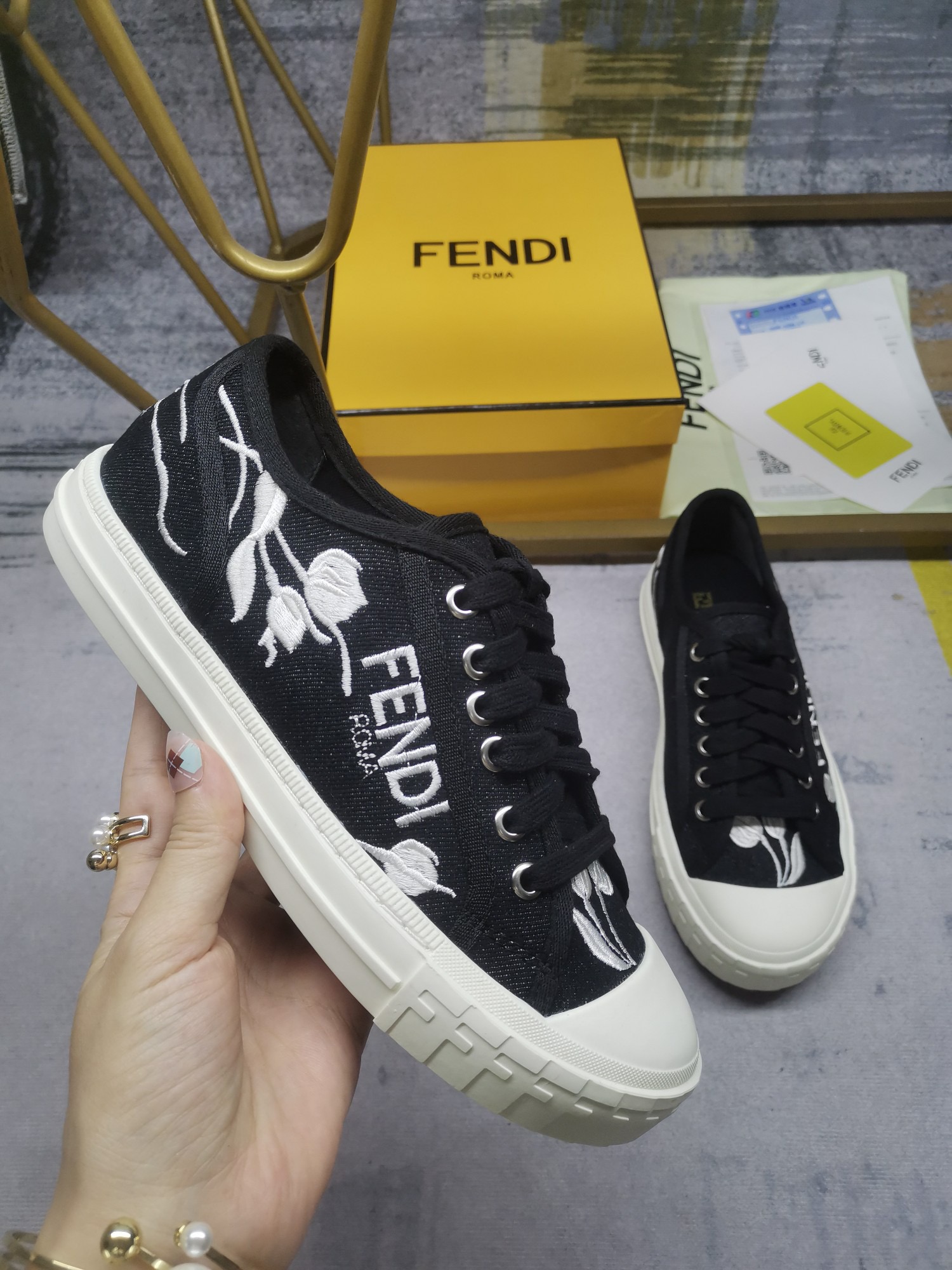 Fendi Domino Presbyopic canvas leisure shoes