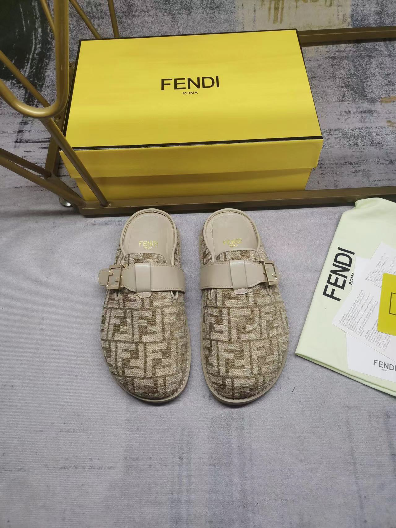 Fendi  FEEL brown fabric sabots