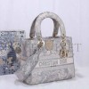 DIOR MEDIUM LADY D-LITE BAG M0565ORGO_M932 (24cm*20cm*11cm)