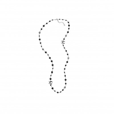 CHANEL BLACK AND WHITE CC LOGO FAUX PEARL LONG NECKLACE REF. J89703