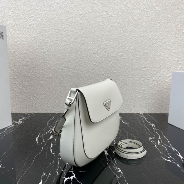  Prada Crossbody Bag Size: 24x19cm 1BD303