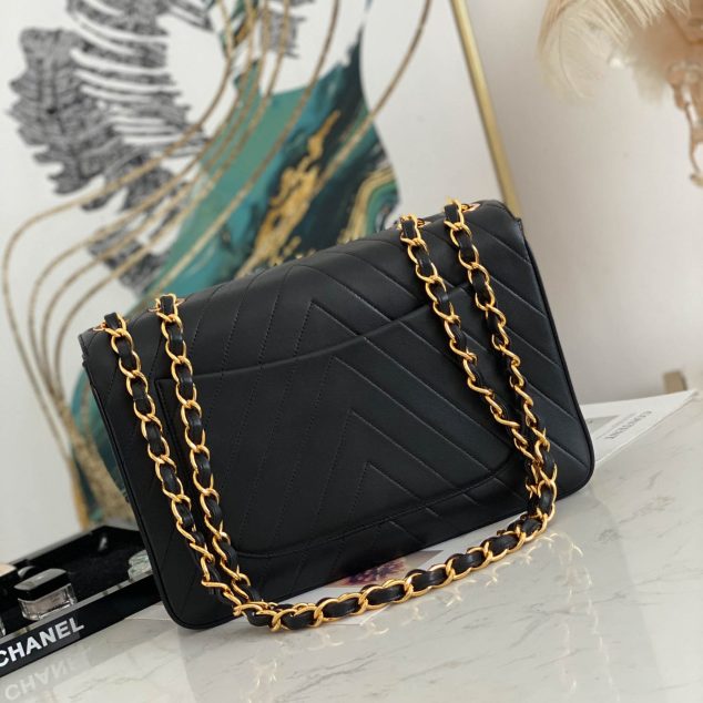  Can be one-shoulder, cross-body, handbag Size: 30.21.8cm