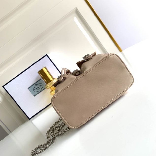  Prada Crossbody Shoulder Bag Size: 17×15.5cm 1BH029