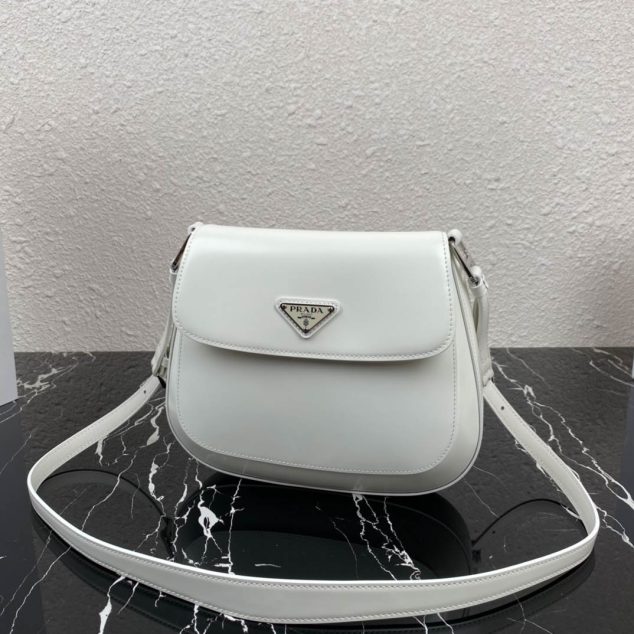  Prada Crossbody Bag Size: 24x19cm 1BD303