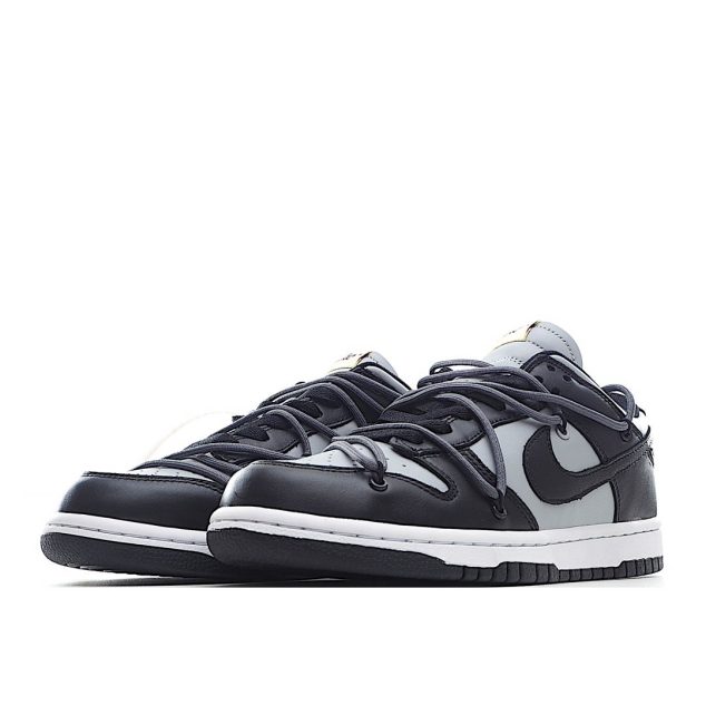  Nike SB Dunk Low Top Sneakers