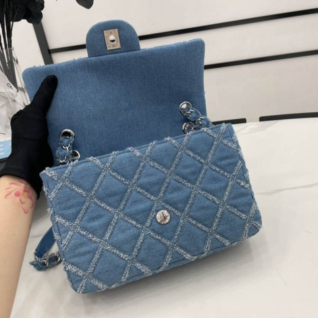  A68109 chanel old fashioned size: 17*9.5*8cm