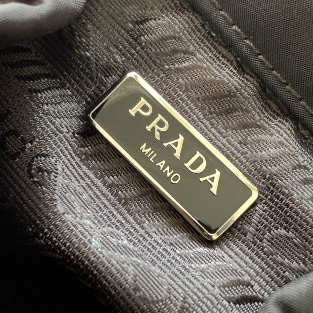  Prada Crossbody Shoulder Bag Size: 17×15.5cm 1BH029