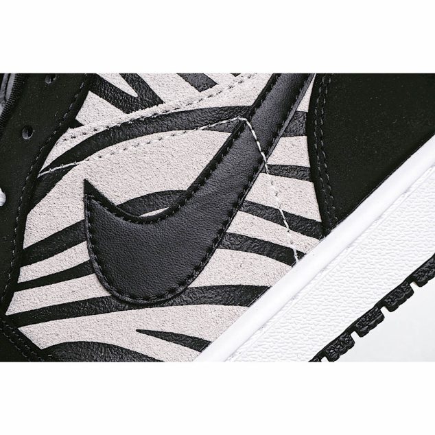  Air Jordan 1 Low GS ‘Zebra’