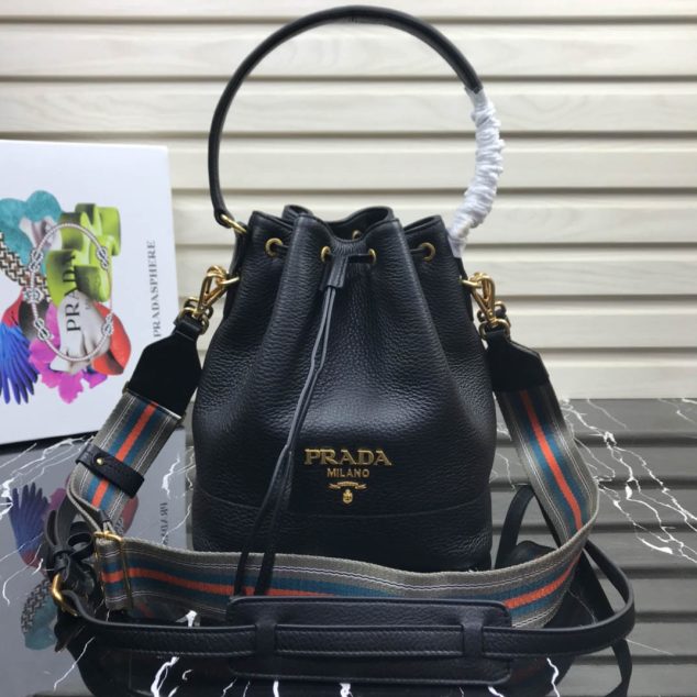  Prada Bucket Bag Size: 21.25x15cm 1BE018