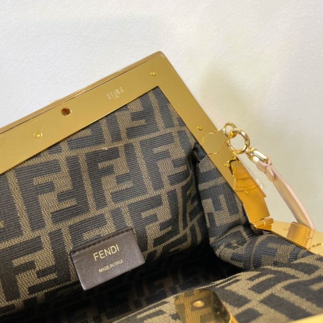  FENDI First Size: 32.5x15x23.5cm 26×9.5x18cm 11.5×5.5x10cm