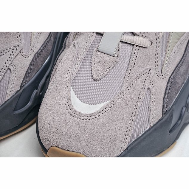  Adidas Yeezy Boost 700 V2 ‘Tephra’