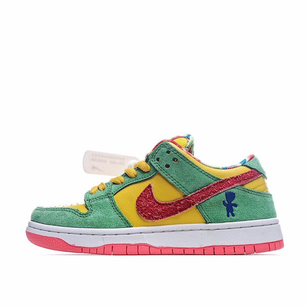  Nike SB Dunk Low Pro Sneakers