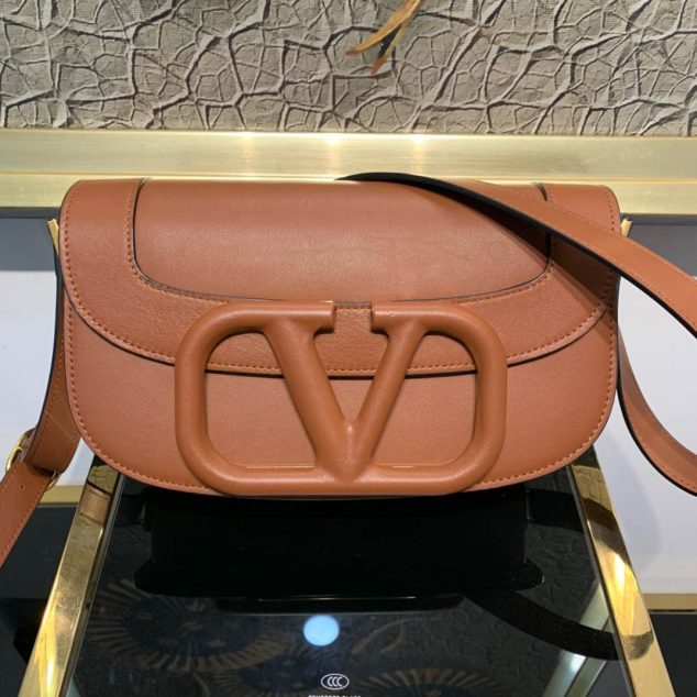  Valentino L shoulder bag