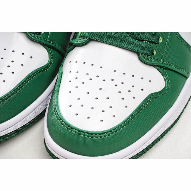  Air Jordan 1 Low ‘Pine Green’