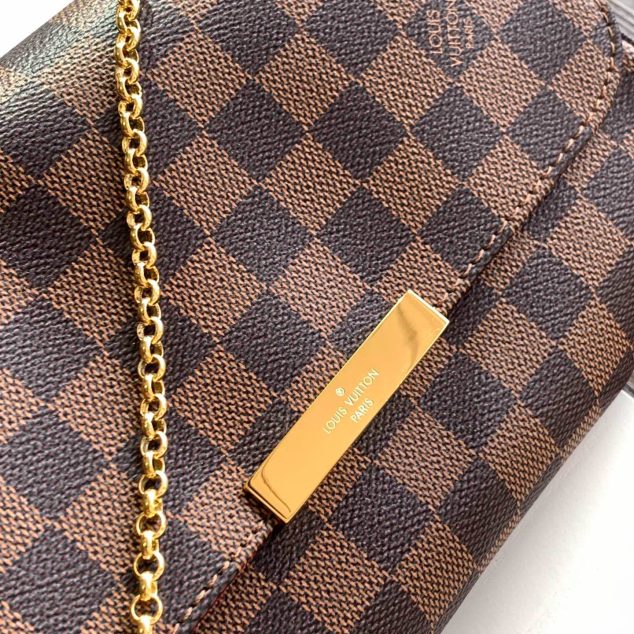  Louis Vuitton Size: 28.0 x 15.0 x 4.0 cm