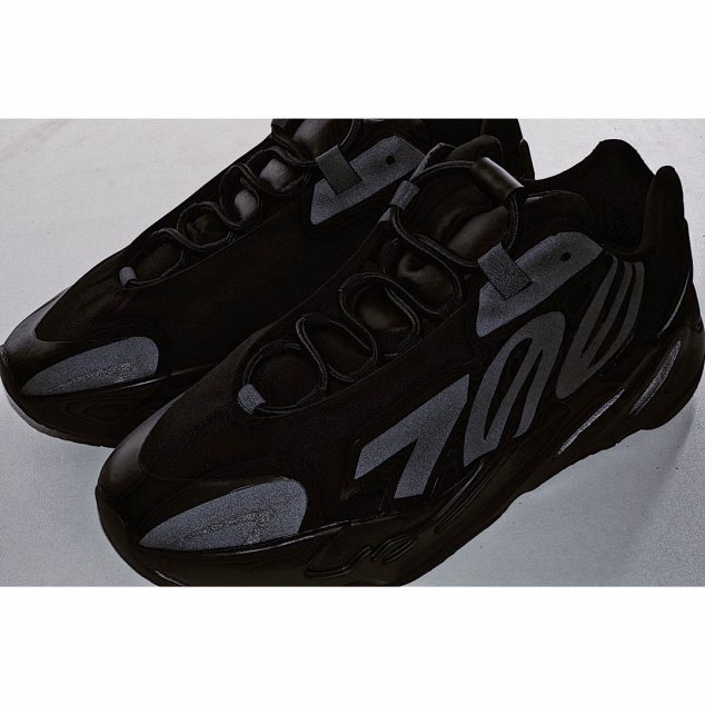  Adidas Yeezy Boost 700 MNVN ‘Triple Black’