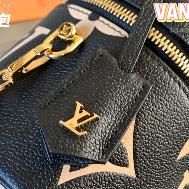  Louis Vuitton Size: 19*13*11cm