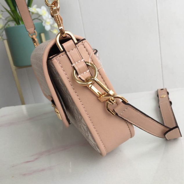  MK Splicing shoulder strap Size: 26CM*14CM*4CM Model: 9933300