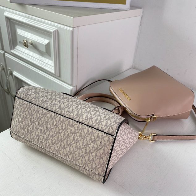  MK Handbag Crossbody Size:23*18*12