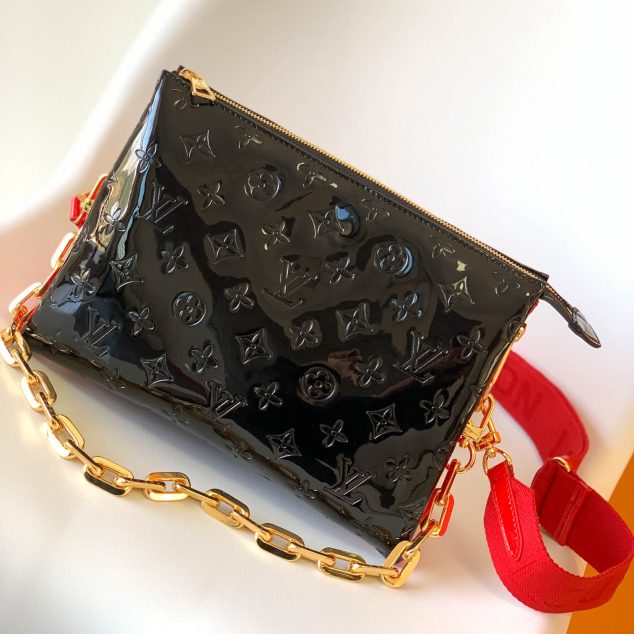  Louis Vuitton Size: 26 x 20 x 12 cm