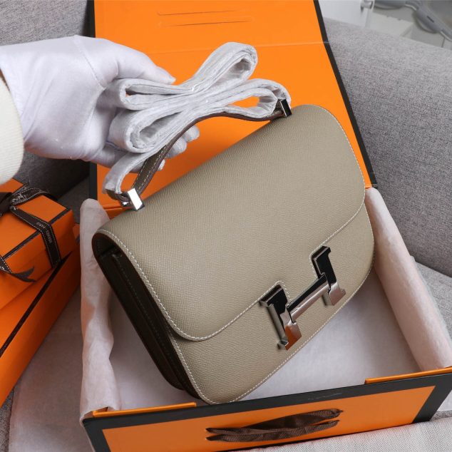  Hermes stewardess bag Size: 19*5*14.5cm 22*6*17