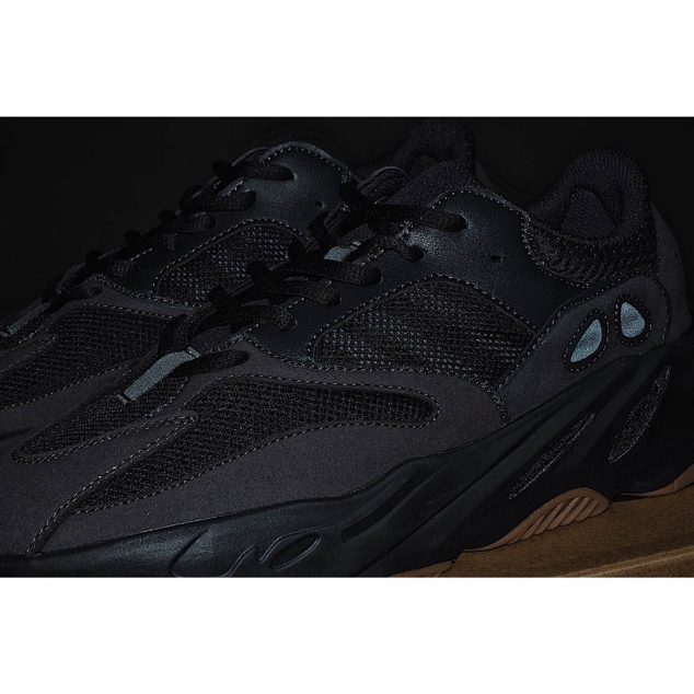  Adidas Yeezy Boost 700 ‘Utility Black’