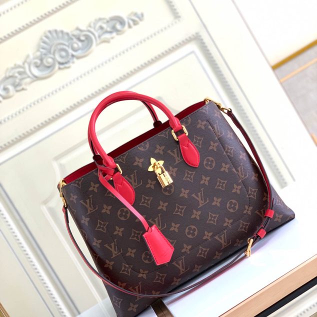  Louis Vuitton Size: 34.0 x 24.0 x 13.0 cm