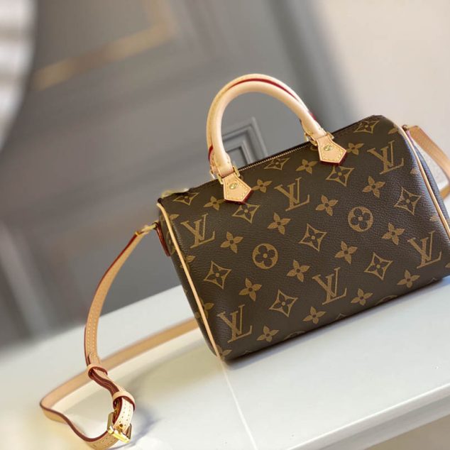  LV size: 20 x 13 x 11 cm