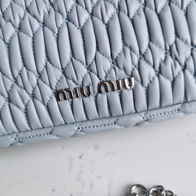  Miu Miu Diamond Chain Bag size: 22.5, 4.5, 12