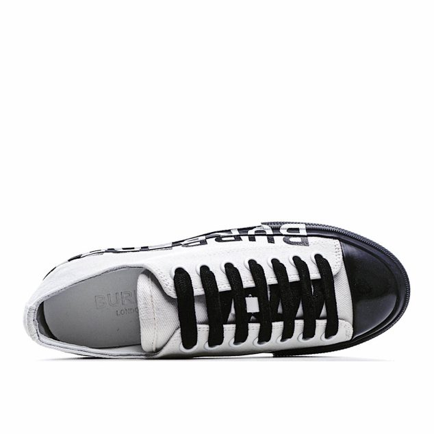  BURBERRY Vintage Sneakers