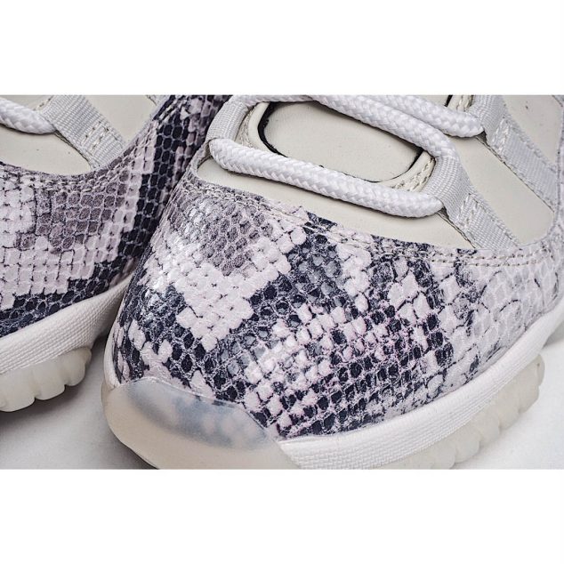  Air Jordan 11 Retro Low ‘Light Bone Snakeskin’