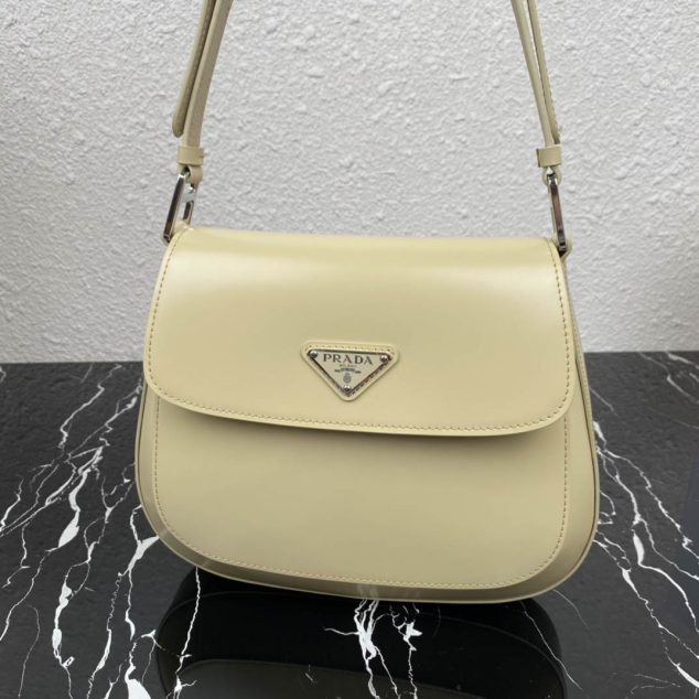  Prada Crossbody Bag Size: 24x19cm 1BD303