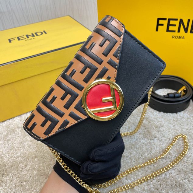  Fendi fanny pack Model: 8805