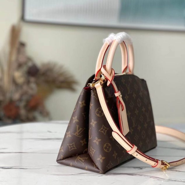  LV Size:29 x 18 x 12.5 cm