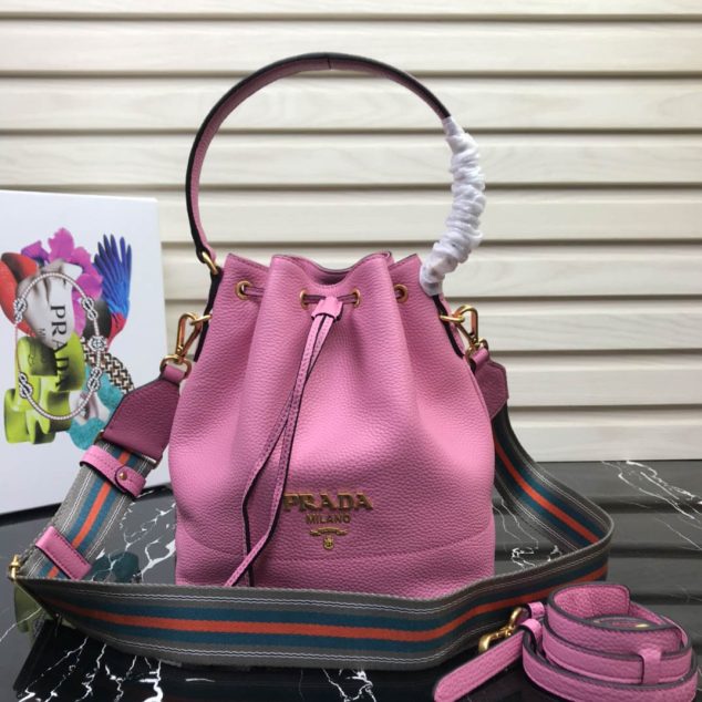  Prada Bucket Bag Size: 21.25x15cm 1BE018