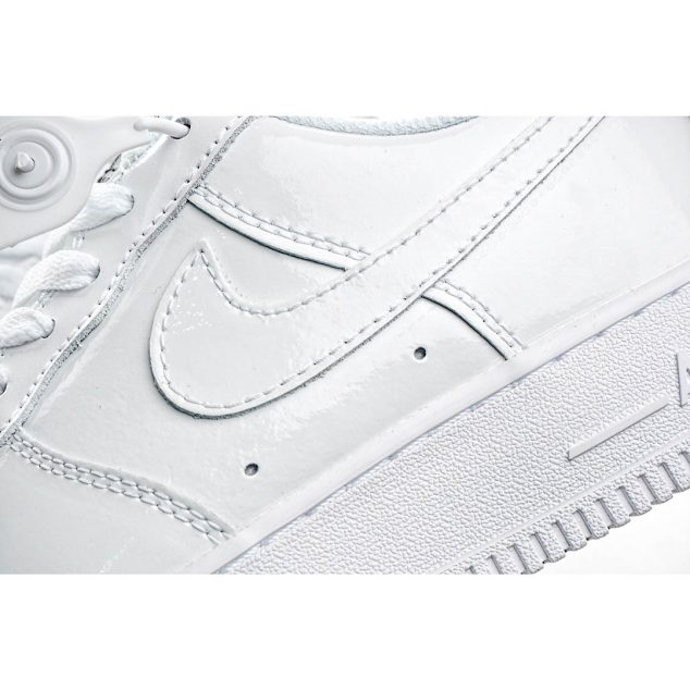  Nike Air Force 1 07 LX