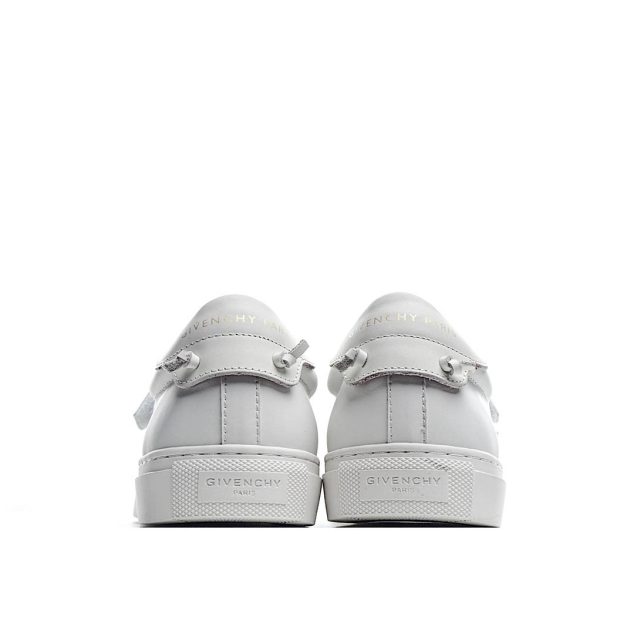  Givenchy Velcro Sneakers