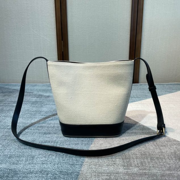  CUIR Bucket Bag Model：198242 Size：30*22*13cm