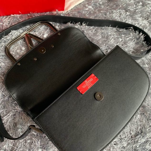  Valentino L shoulder bag