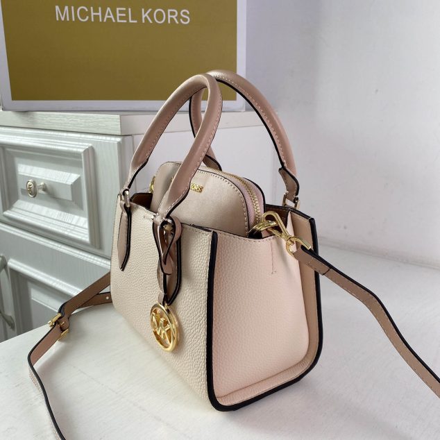  MK Crossbody Size: 23*18*12