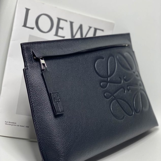  Loewe Size: 29.5x20cm Model: 3040