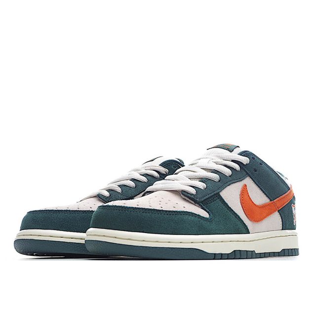  Nike Dunk SB Eire  Liam Sean Martin