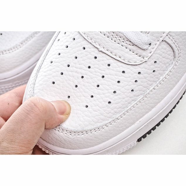  Nike Air Force 1 07 Low Low Top Sneakers