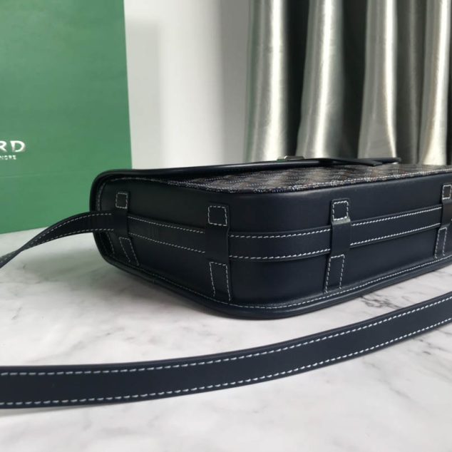  Belvdre Single Strip Messenger Bag Ref: GY020183 Size: Large 28Cm