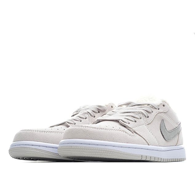  Wmns Air Jordan 1 Low SE ‘Sherpa Fleece’