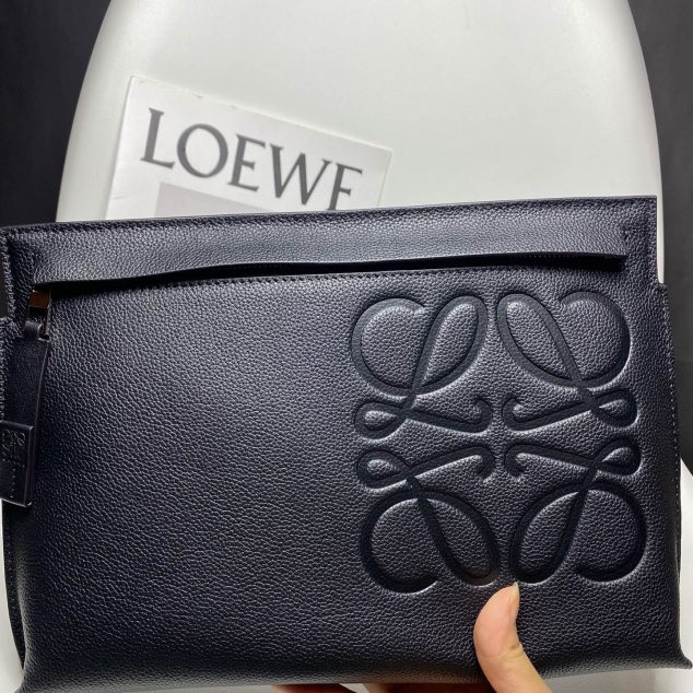  Loewe Size: 29.5x20cm Model: 3040